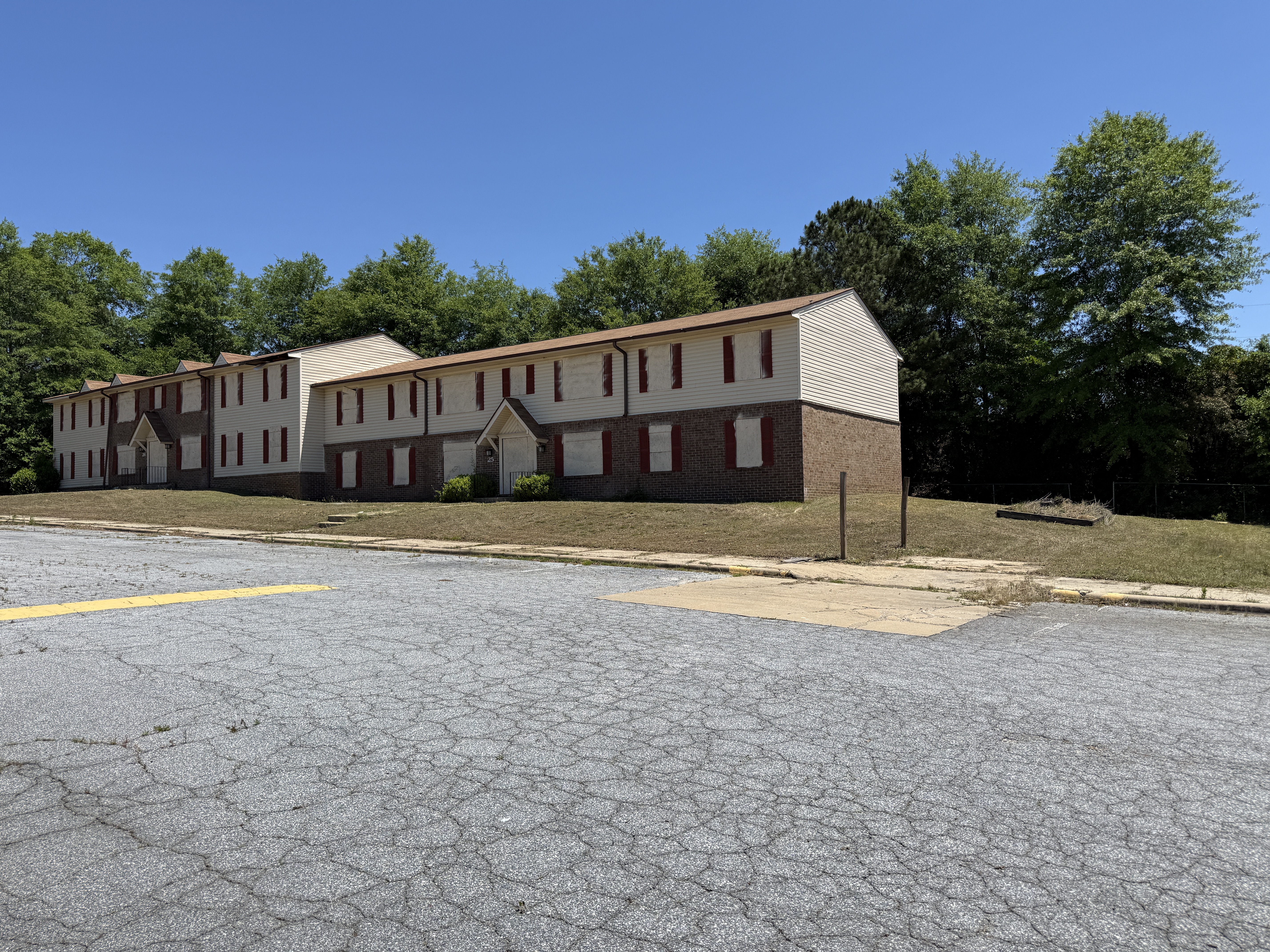 Columbus multi-family complex board-ups