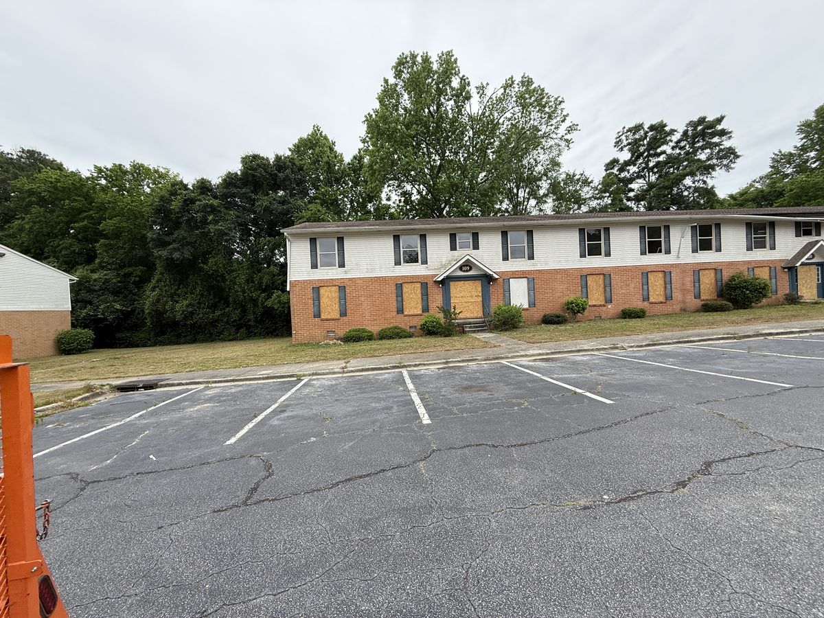 Prescott Construction board-up - Macon property
